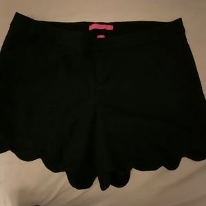 Lilly  Pulitzer Buttercup Navy Shorts Size 12